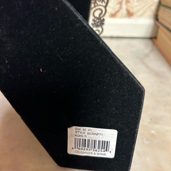 Celebrate and shine Snowflake Frame - Picture 3 of 3